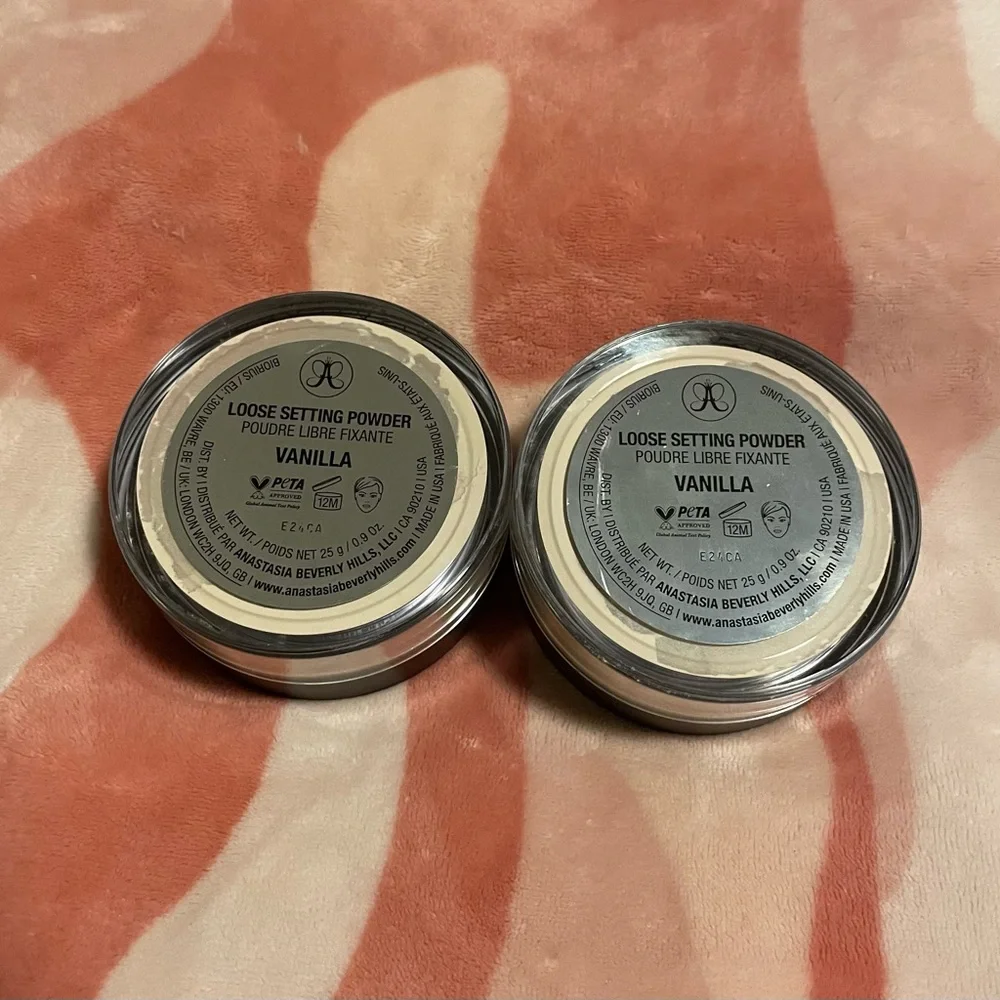Large Anastasia Beverly Hills Loose Setting Powder Bundle in Vanilla